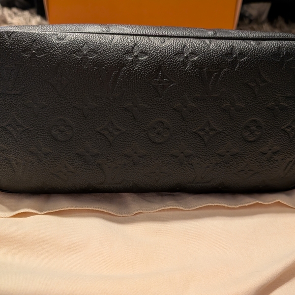 Louis Vuitton Neverfull MM Empreinte Monogram Black Leather Tote NWT - Picture 12 of 16